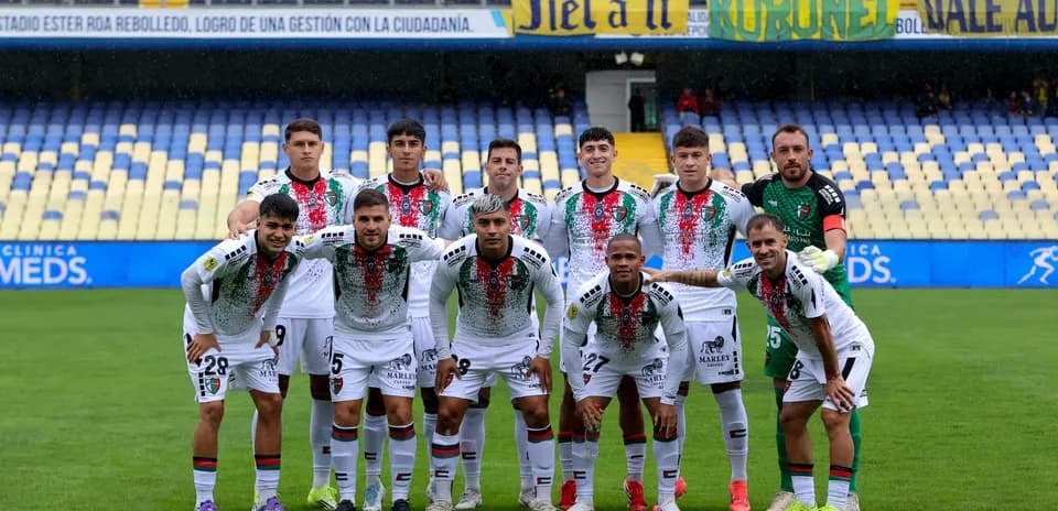 Plantel de Palestino antes del partido