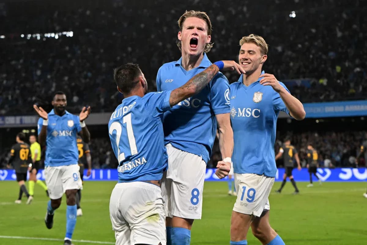 Jugadores de Napoli celebrando un gol
