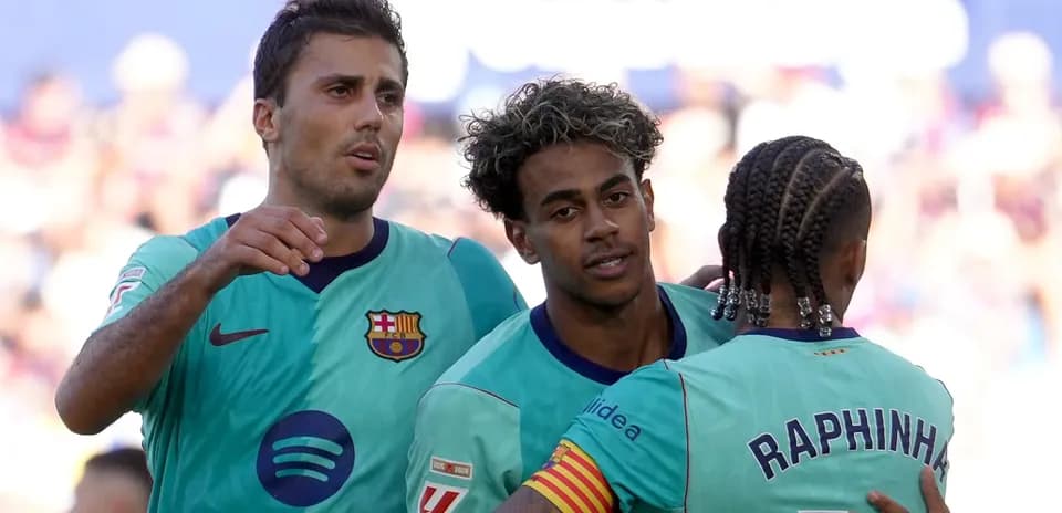 Jugadores de Barcelona celebrando un gol en el partido