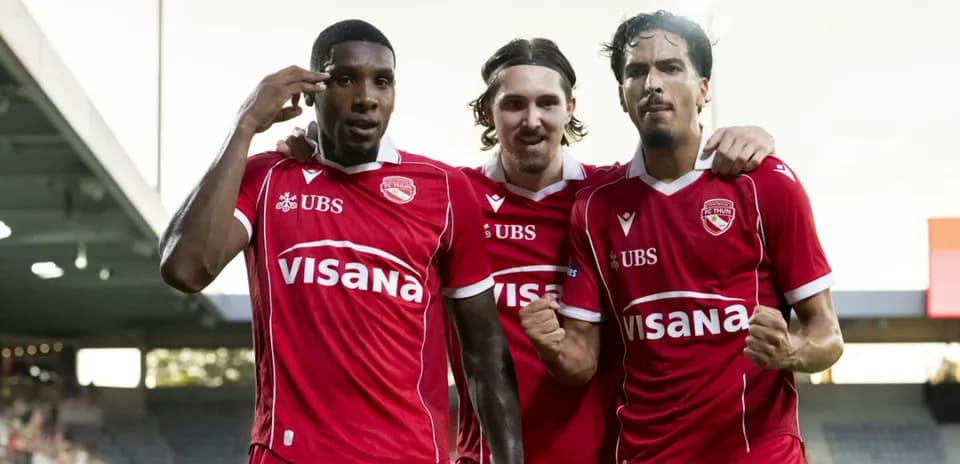 Jugadores del FC Thun celebrando un gol
