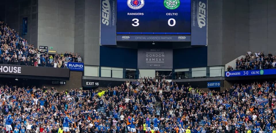 Marcador muestra Rangers 3, Celtic 0 en Ibrox