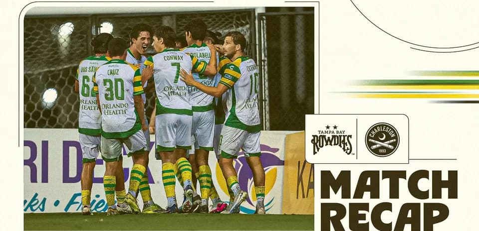 Jugadores de Tampa Bay Rowdies celebrando un gol