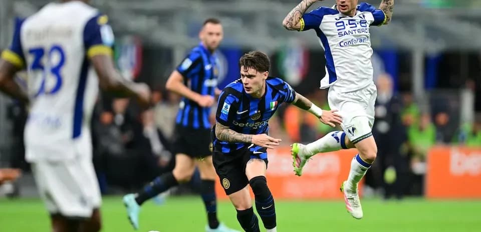 Inter contra Hellas Verona en partido de fútbol