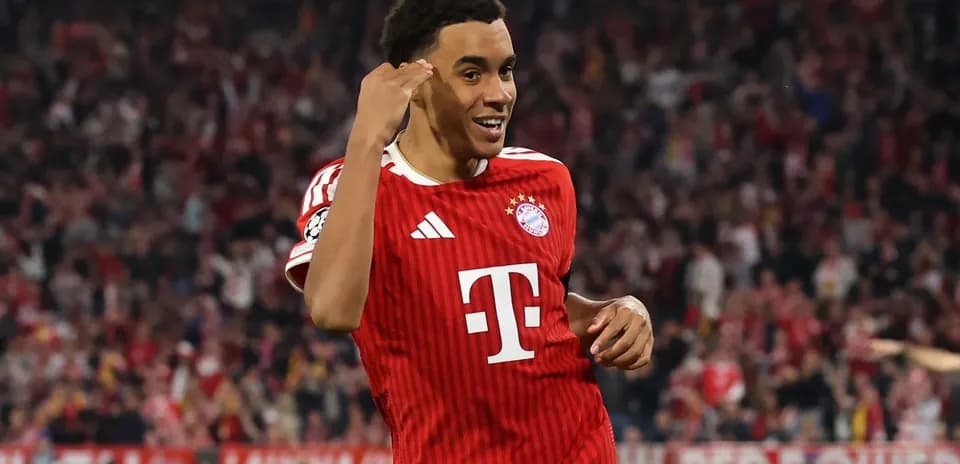 Jugador de Bayern celebrando un gol en el estadio
