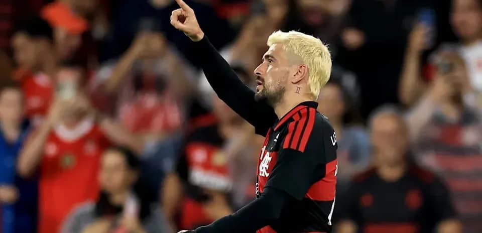 Jugador de Flamengo celebra un gol