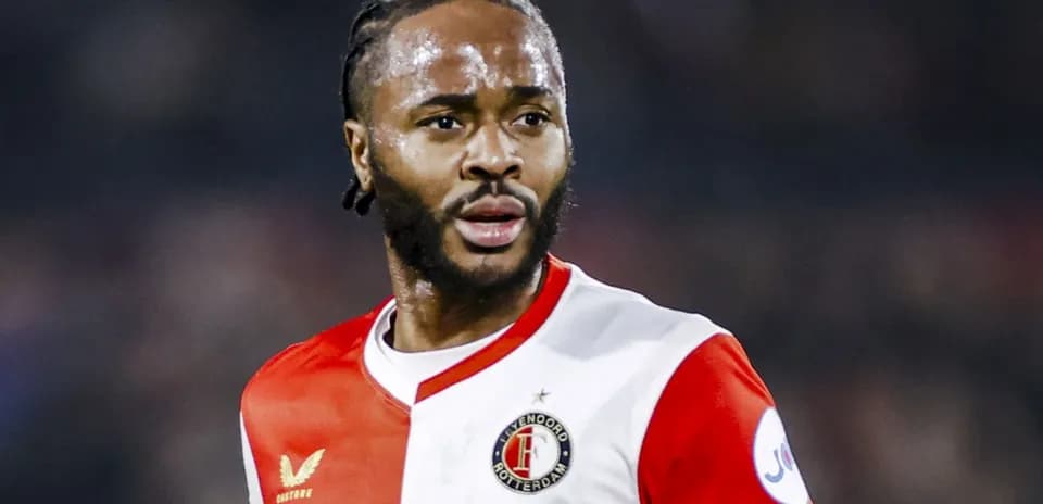 Jugador de Feyenoord en acción durante el partido