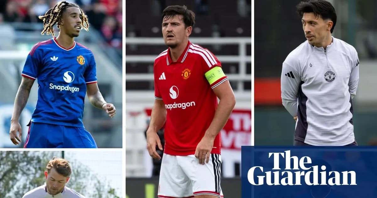 Cuatro jugadores de Manchester United en acción