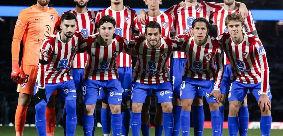 Equipo del Atlético de Madrid posando para la foto