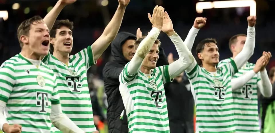 Jugadores de Ferencvarosi celebrando en el estadio