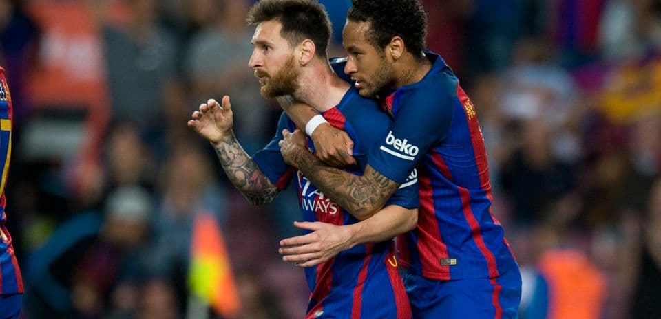 Messi y Neymar celebrando un gol juntos