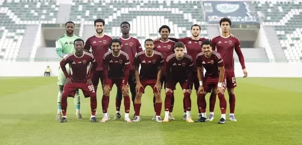Equipo de Al Wahda U23 posando para la foto