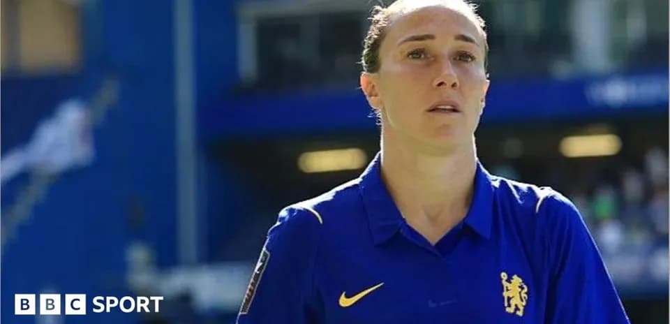 Jugadora de Chelsea en el campo durante un partido
