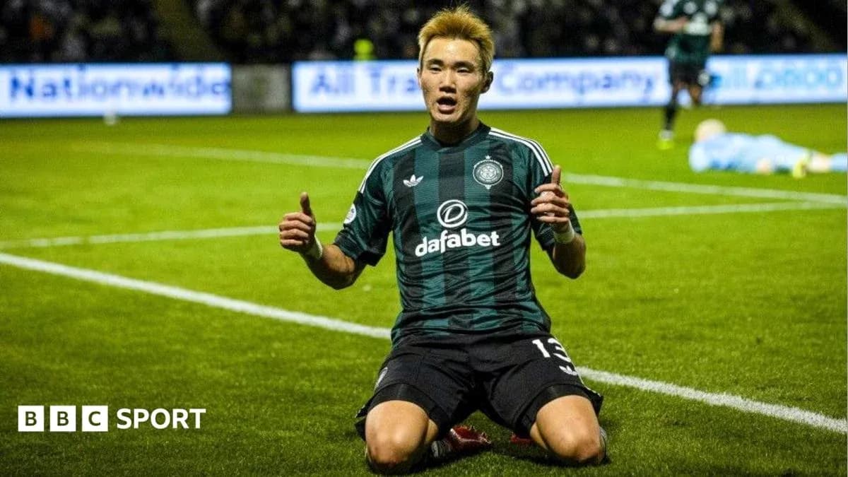 Jugador celebrando en el campo tras anotar un gol