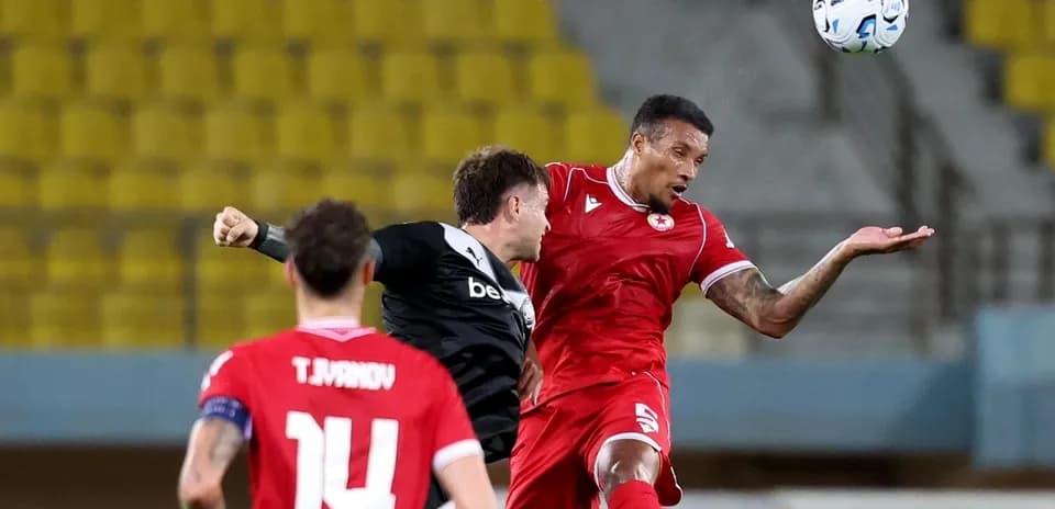 Jugadores de CSKA Sofia en acción durante partido