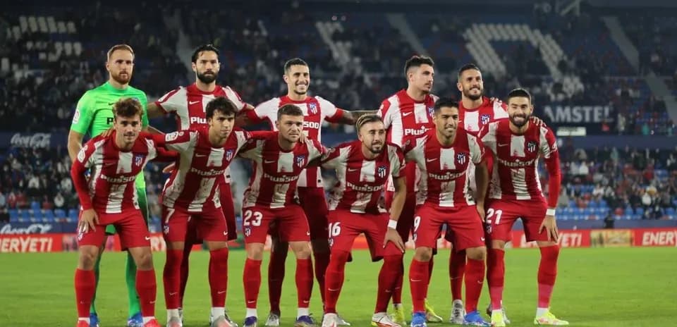 Jugadores del Atlético de Madrid en formación