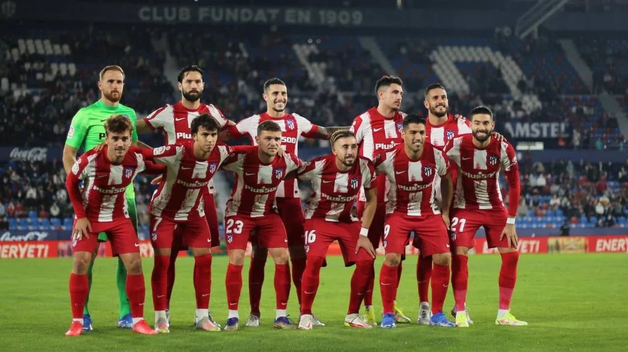 Jugadores del Atlético de Madrid en formación