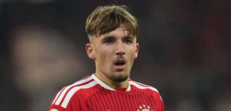 Jugador de Bayern Múnich en acción durante el partido