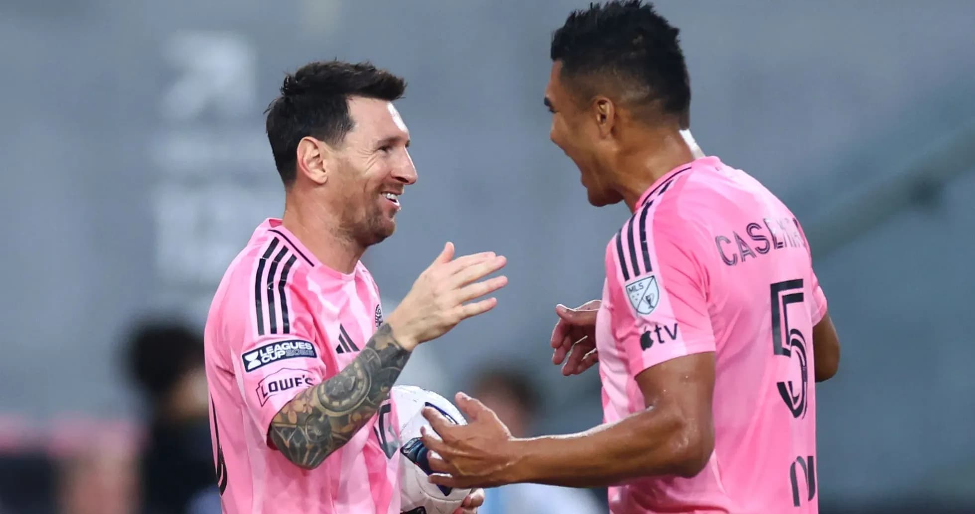 Jugadores de Inter Miami celebrando un gol juntos