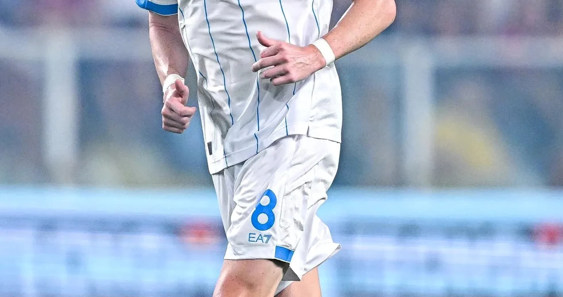 Jugador de Napoli corriendo durante el partido