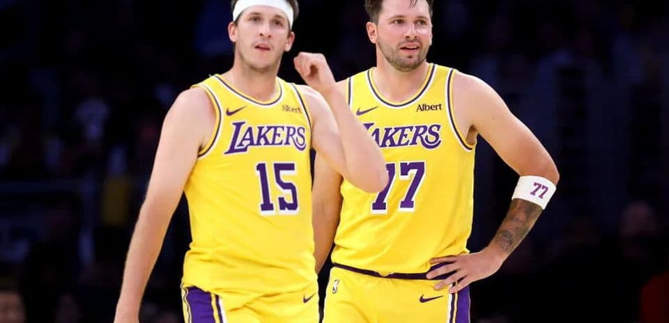Luka Doncic y Austin Reaves muestran su conexión en la victoria de pretemporada de los Lakers