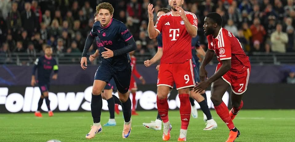 Manchester United cae ante Atlético, Bayern empata y Barcelona avanza con autoridad en la Champions League