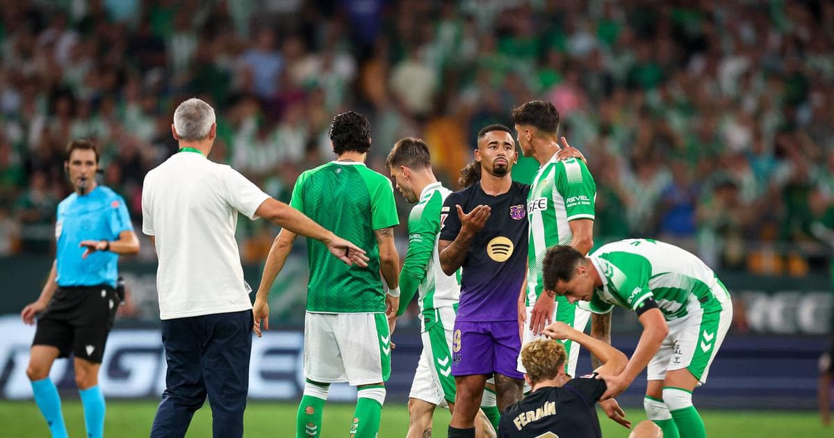 Manuel Pellegrini enfrenta posible sanción de 12 partidos tras críticas a árbitro en derrota del Betis ante Barcelona
