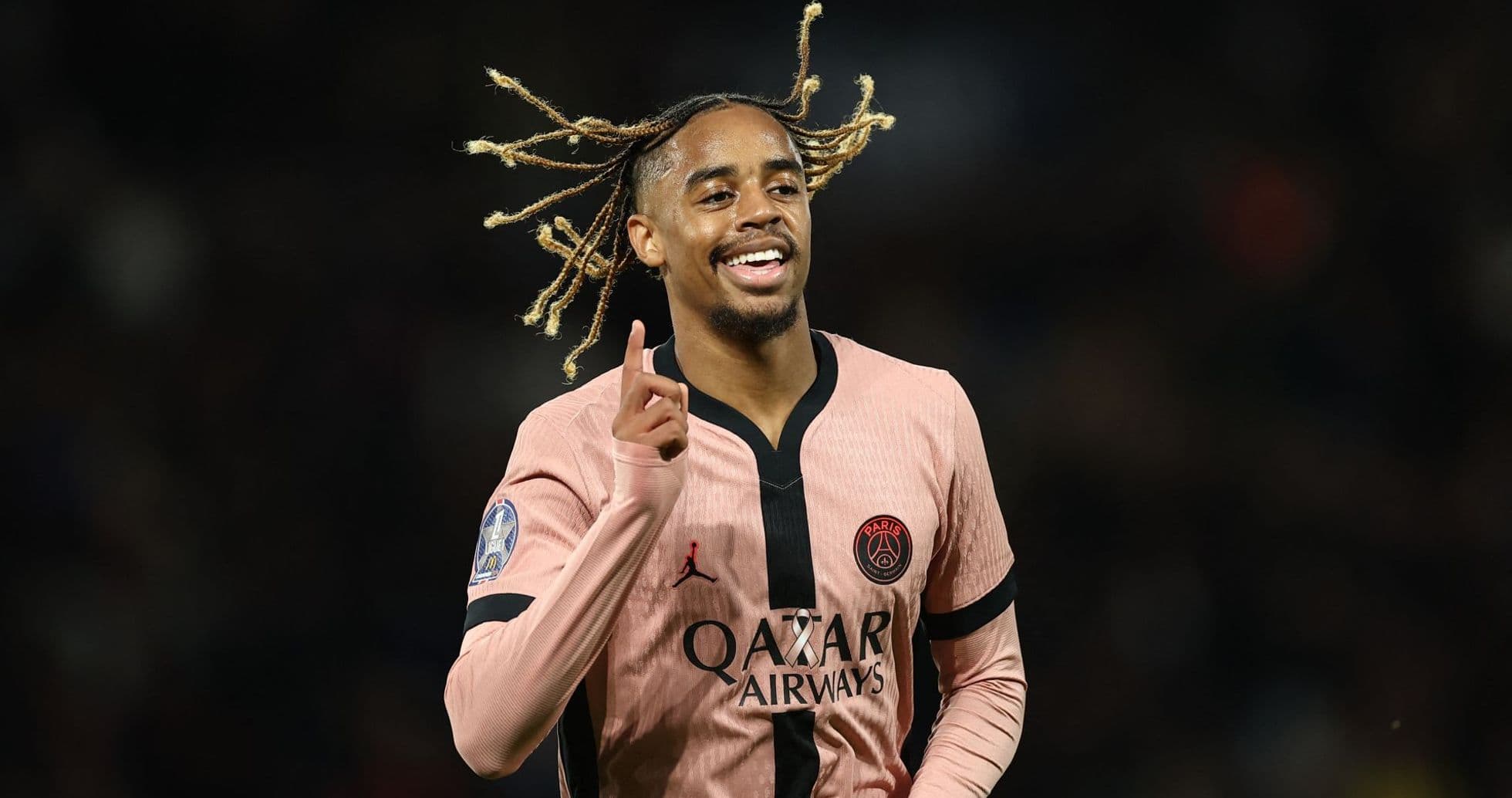 Luis Campos afirma que el mercado de fichajes del PSG sigue abierto mientras Liverpool muestra interés en Barcola y Mbaye