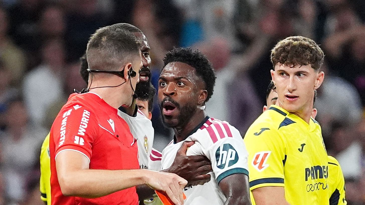 Vinicius Jr se disculpa tras tarjeta roja por tirar del cabello en partido contra Villarreal