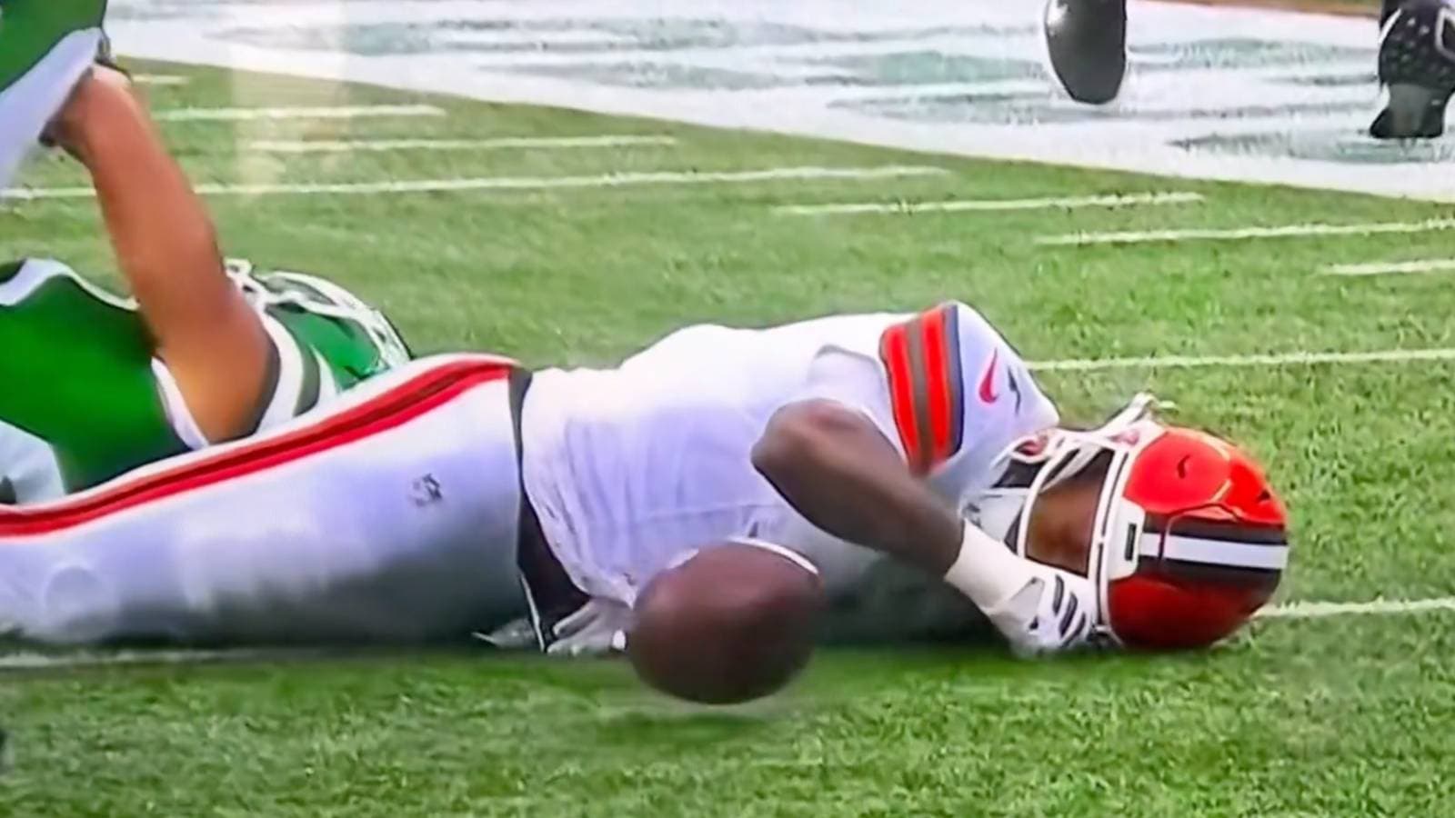 Aficionados Exigen Expulsión Permanente de Minkah Fitzpatrick tras Fuerte Entrada a KC Concepcion