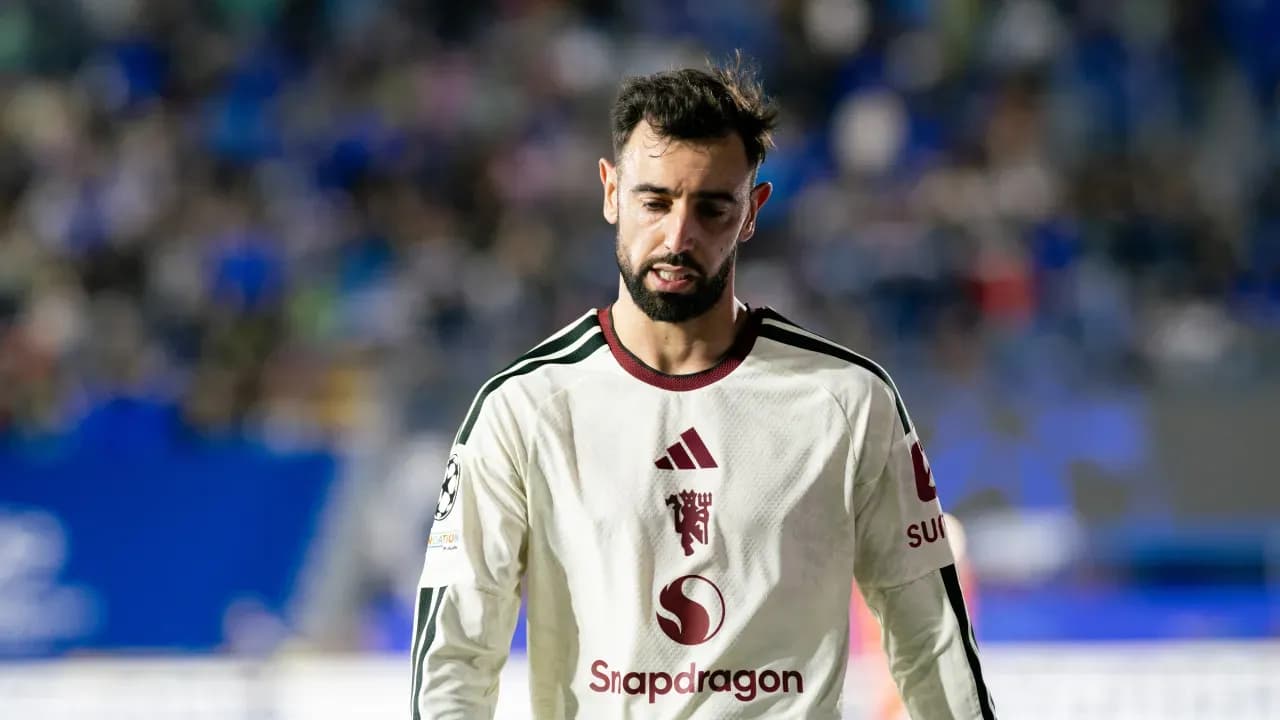 Bruno Fernandes cuestiona las tácticas de Michael Carrick tras derrota del Manchester United contra Como