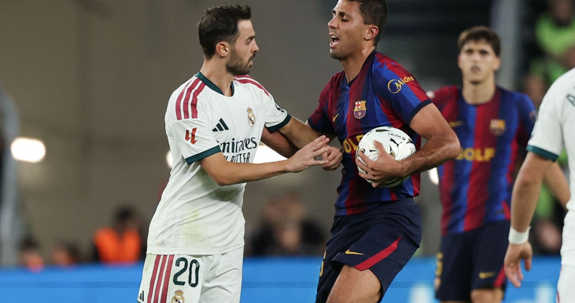 Mourinho Explica Cómo Bernardo Silva Es Clave para el Equilibrio del Medio Campo en Real Madrid