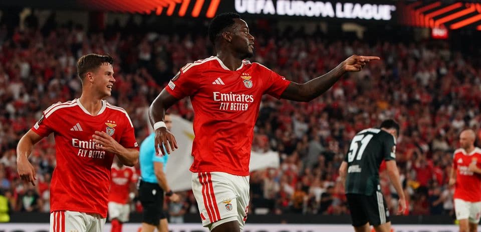 Jhon Durán brilla y guía al Benfica a una contundente victoria sobre Celtic en la Europa League