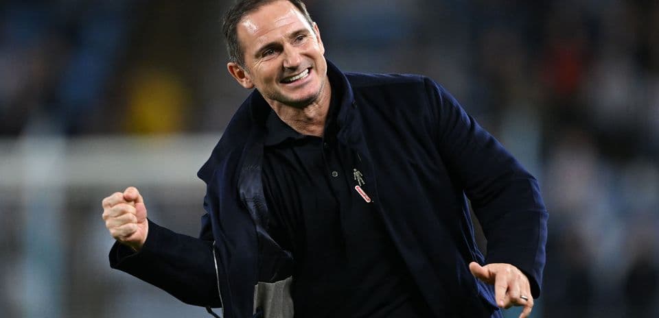Frank Lampard celebra la actuación impecable de Coventry City tras goleada a Newcastle United en Premier League