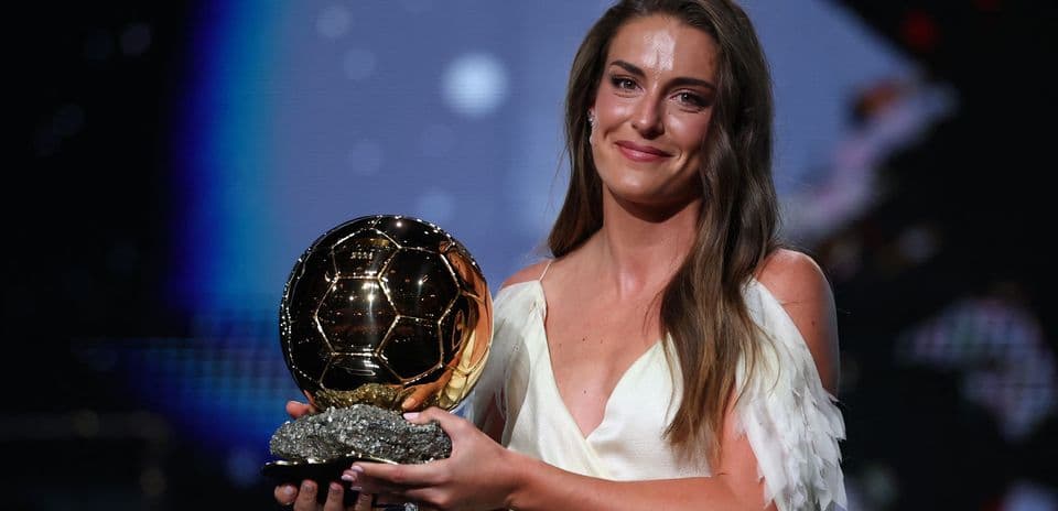 Alexia Putellas iguala récord con su tercer Balón de Oro Femenino tras temporada histórica