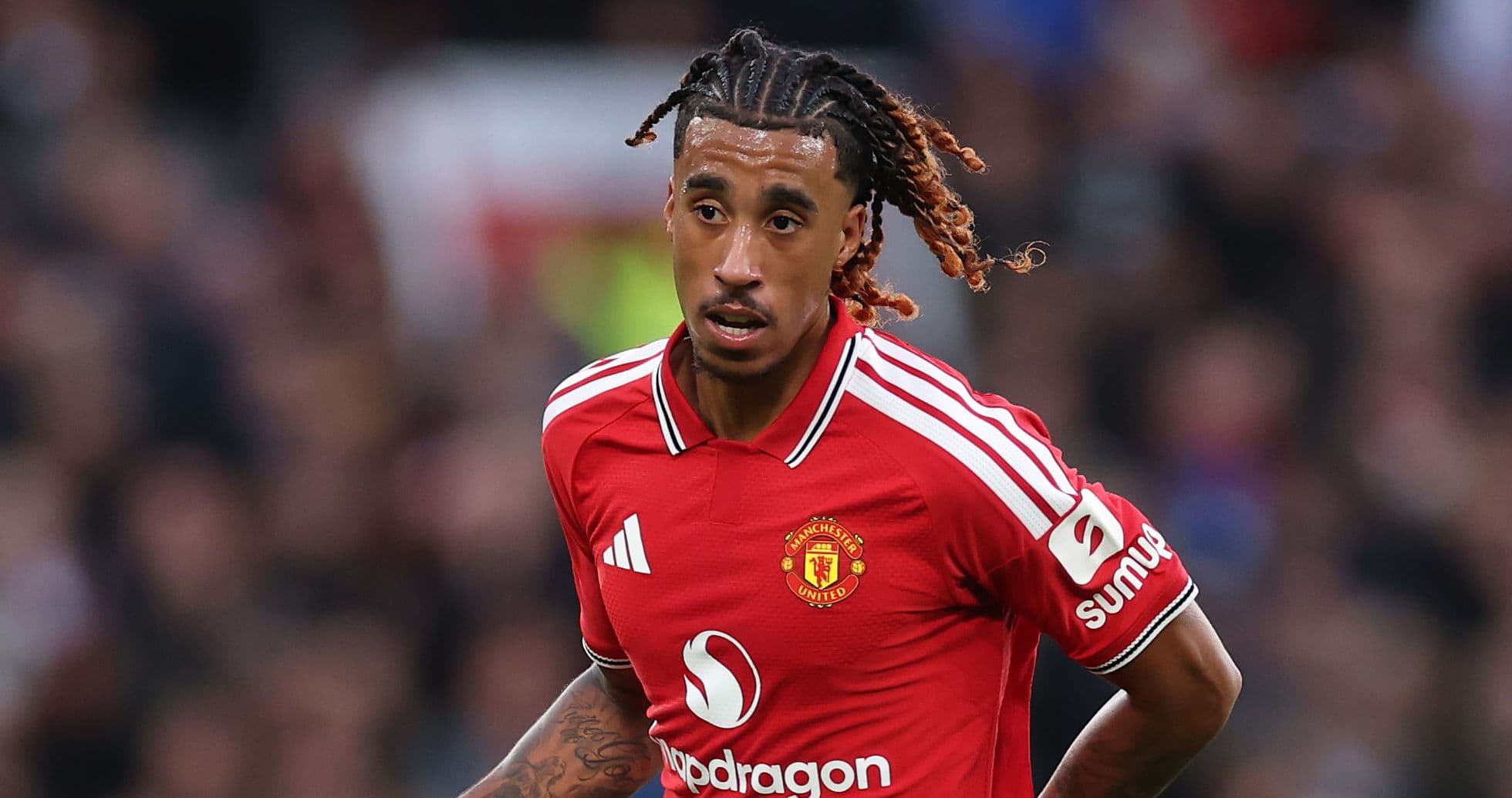 Leny Yoro habla sobre las conversaciones internas en Manchester United y su adaptación antes del duelo contra Atlético de Madrid