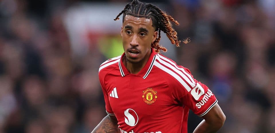 Leny Yoro habla sobre las conversaciones internas en Manchester United y su adaptación antes del duelo contra Atlético de Madrid