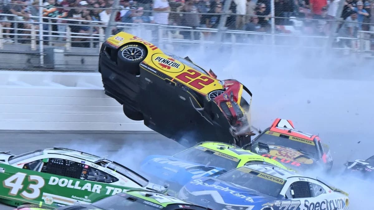 Ganadores y perdedores en la frenética carrera de NASCAR Cup en Talladega
