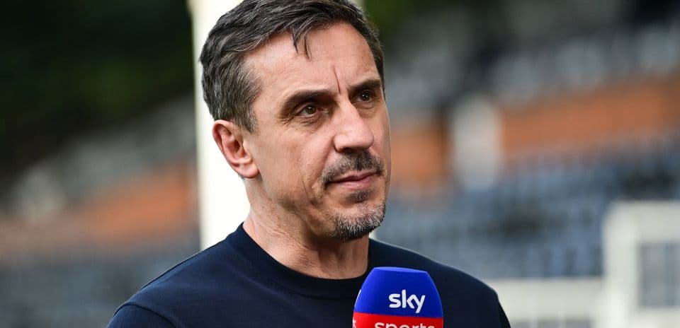Gary Neville destaca el gran rendimiento del Manchester City de Enzo Maresca tras vencer 3-0 al Liverpool en Anfield