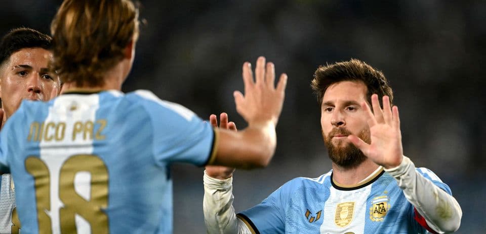 Nico Paz señalado como el posible sucesor de Lionel Messi en la camiseta número 10 de Argentina