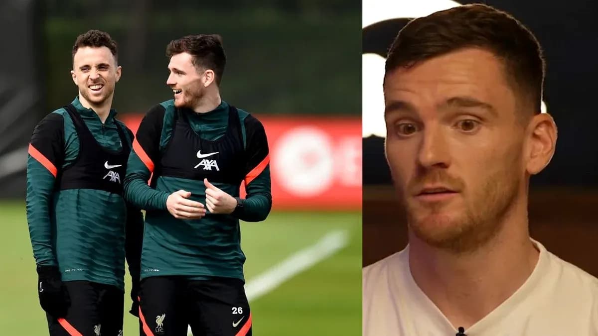 Dos jugadores riendo durante entrenamiento en Liverpool Dos jugadores riendo durante entrenamiento en Liverpool