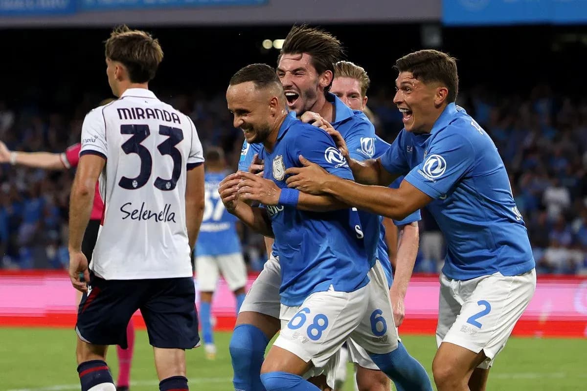 Jugadores de Napoli celebrando un gol Jugadores de Napoli celebrando un gol