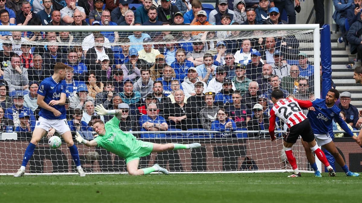 Un jugador de Sunderland lanza un penalti Un jugador de Sunderland lanza un penalti