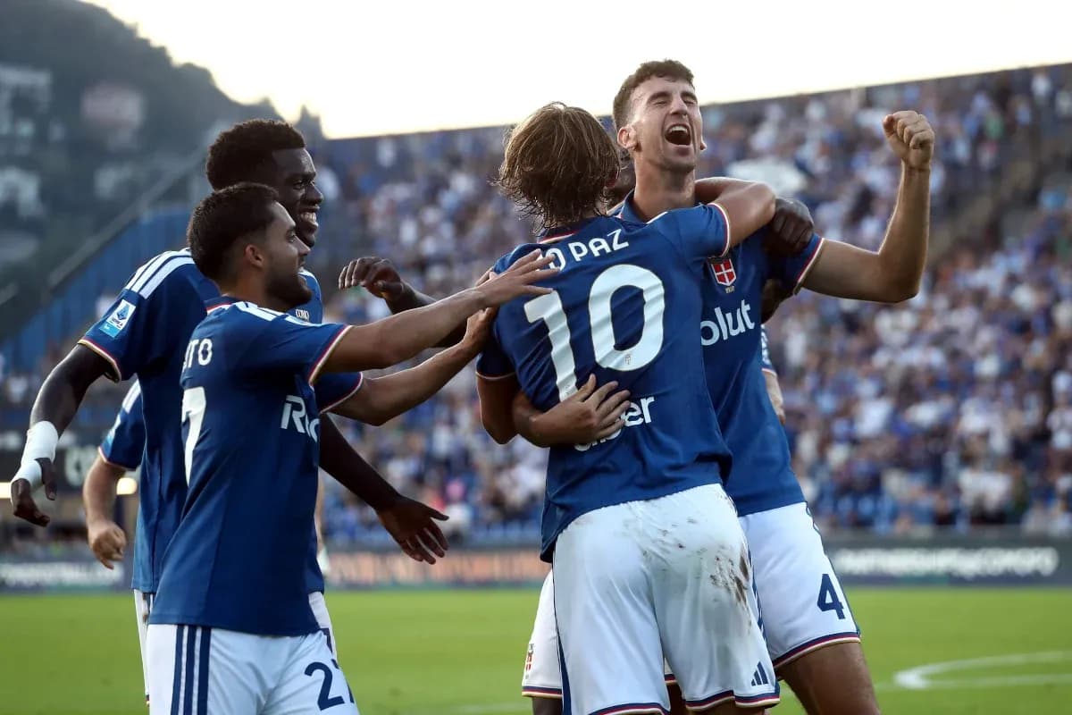 Jugadores de Como celebrando un gol Jugadores de Como celebrando un gol