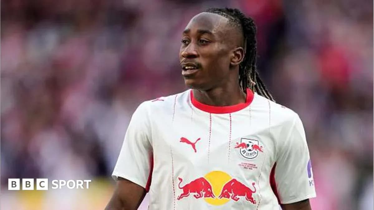 Jugador de RB Leipzig en el campo durante partido Jugador de RB Leipzig en el campo durante partido