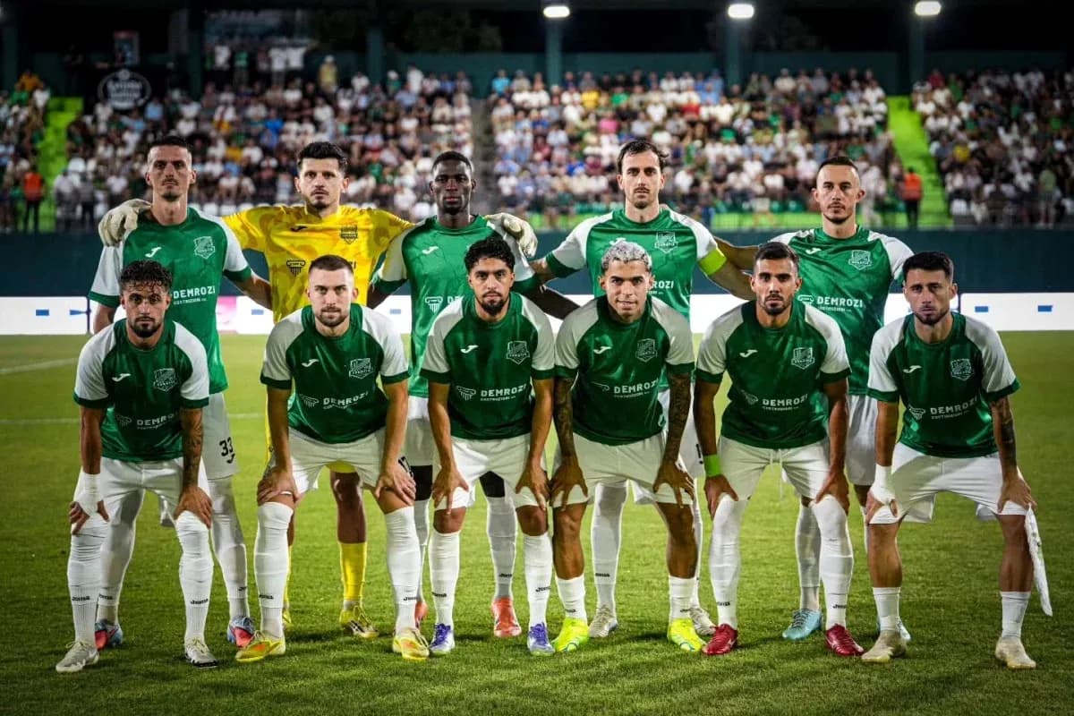Equipo de Egnatia Rrogozhinë posando para la foto Equipo de Egnatia Rrogozhinë posando para la foto