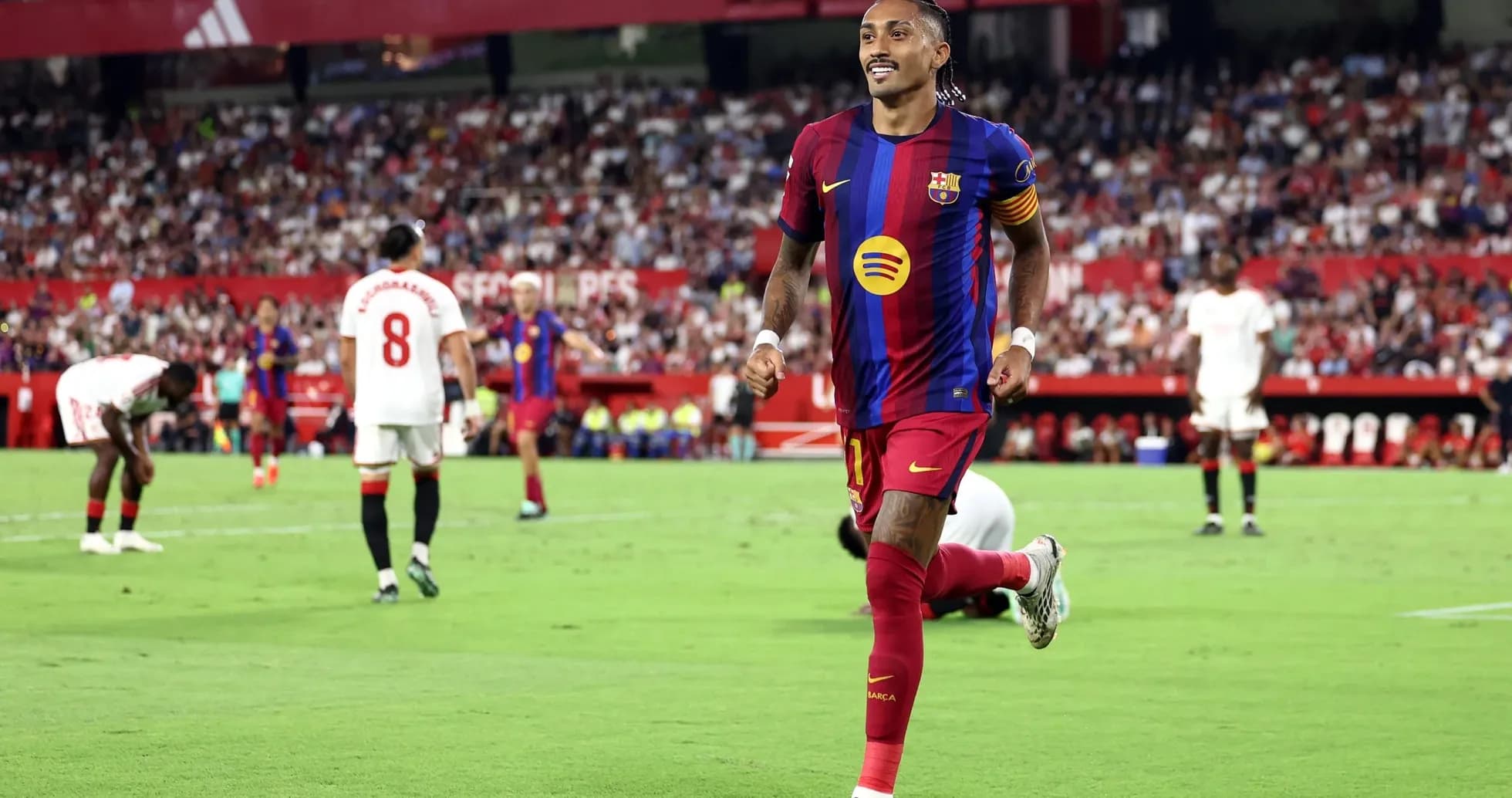 Jugador de Barcelona celebrando un gol Jugador de Barcelona celebrando un gol