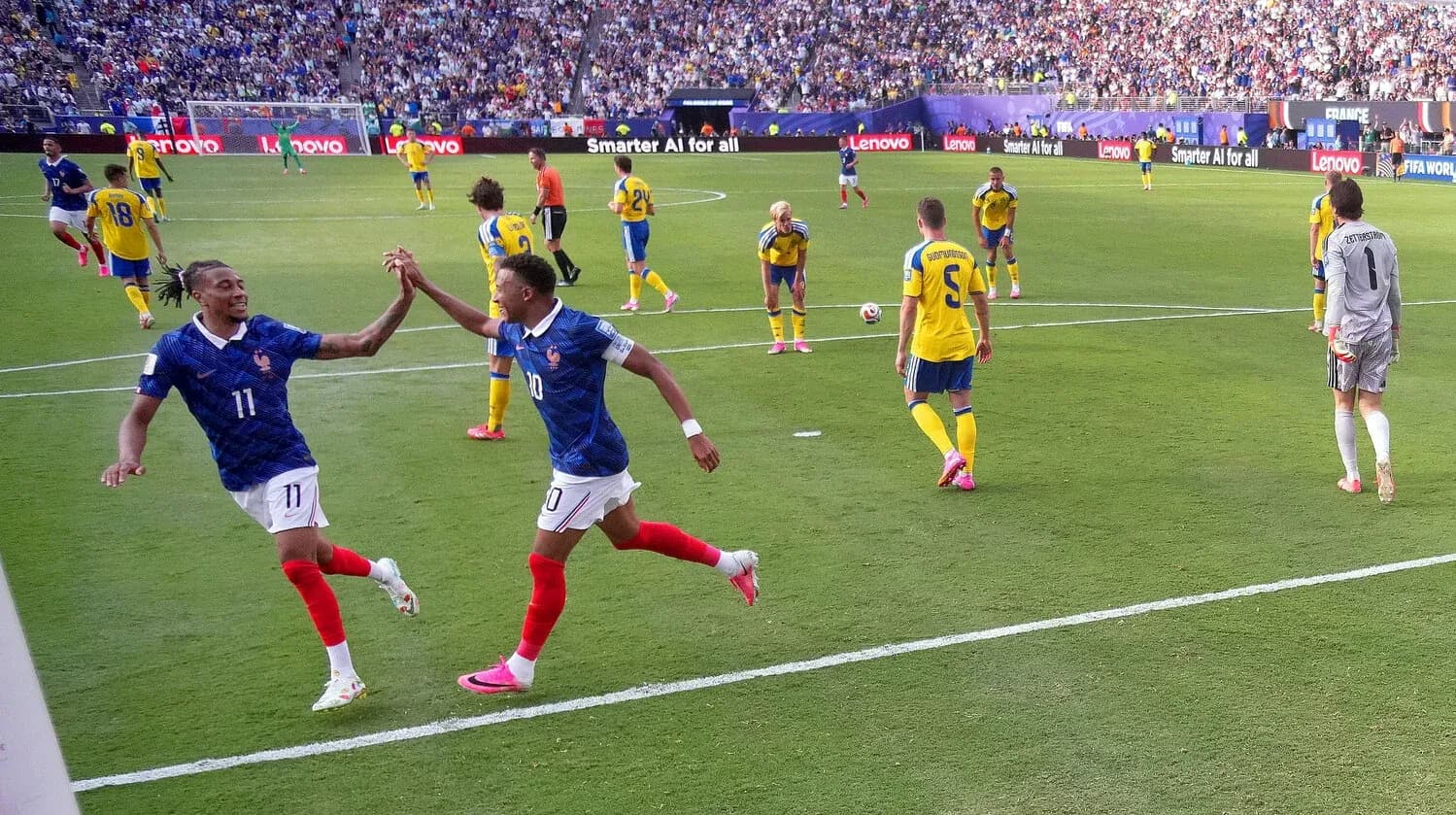 Jugadores de Francia celebrando un gol contra Suecia Jugadores de Francia celebrando un gol contra Suecia