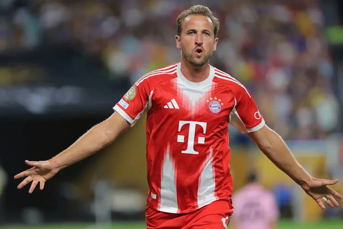 Jugador de Bayern Múnich celebrando un gol en partido Jugador de Bayern Múnich celebrando un gol en partido