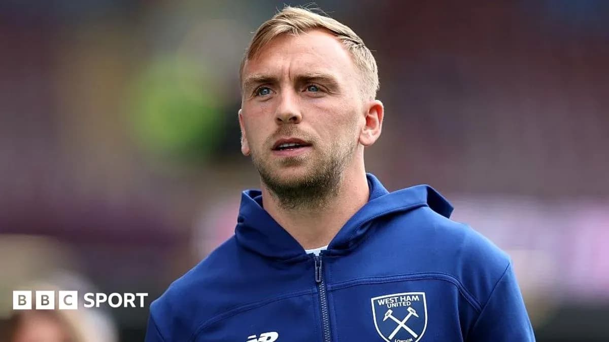 Jugador de West Ham United en la cancha Jugador de West Ham United en la cancha