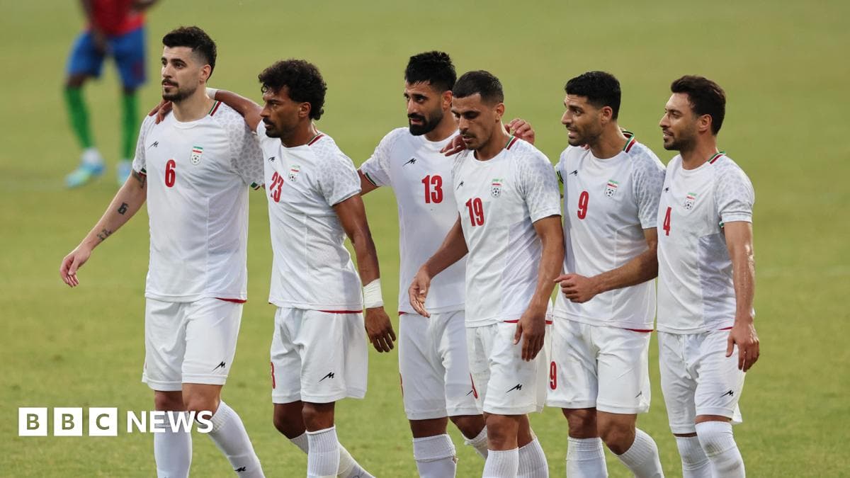 Jugadores de Irán celebrando en el campo de fútbol Jugadores de Irán celebrando en el campo de fútbol